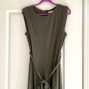Never been worn green Max Studio pantsuit